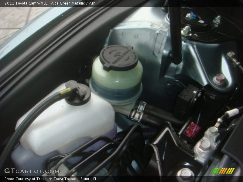 Aloe Green Metallic / Ash 2011 Toyota Camry XLE