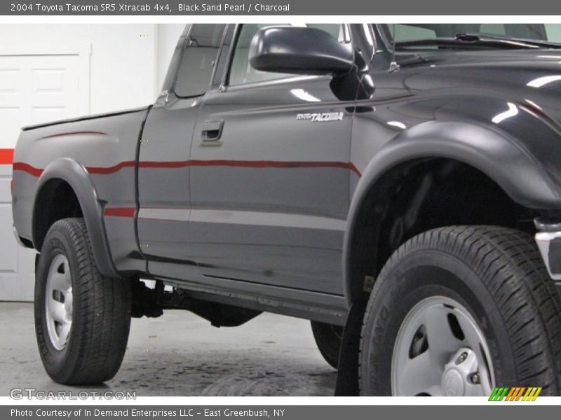 Black Sand Pearl / Charcoal 2004 Toyota Tacoma SR5 Xtracab 4x4