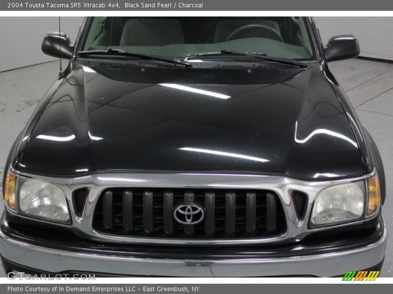 Black Sand Pearl / Charcoal 2004 Toyota Tacoma SR5 Xtracab 4x4