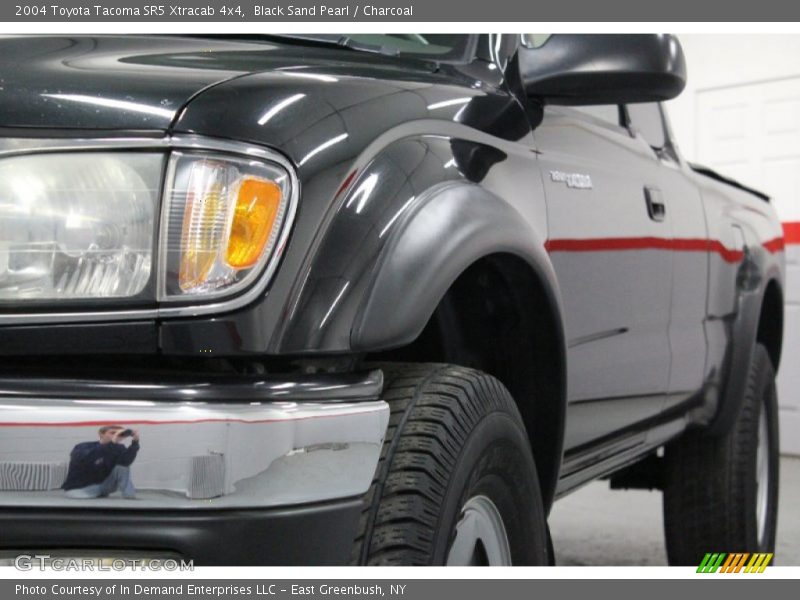 Black Sand Pearl / Charcoal 2004 Toyota Tacoma SR5 Xtracab 4x4