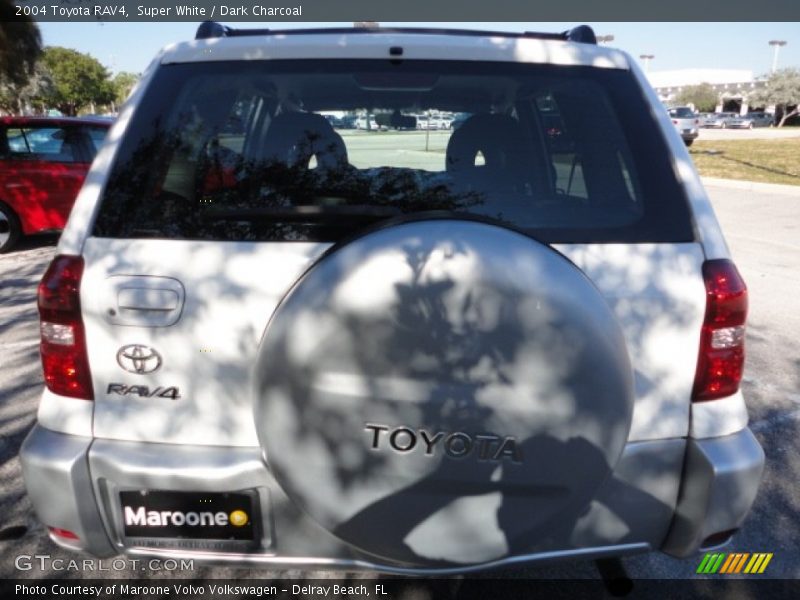 Super White / Dark Charcoal 2004 Toyota RAV4