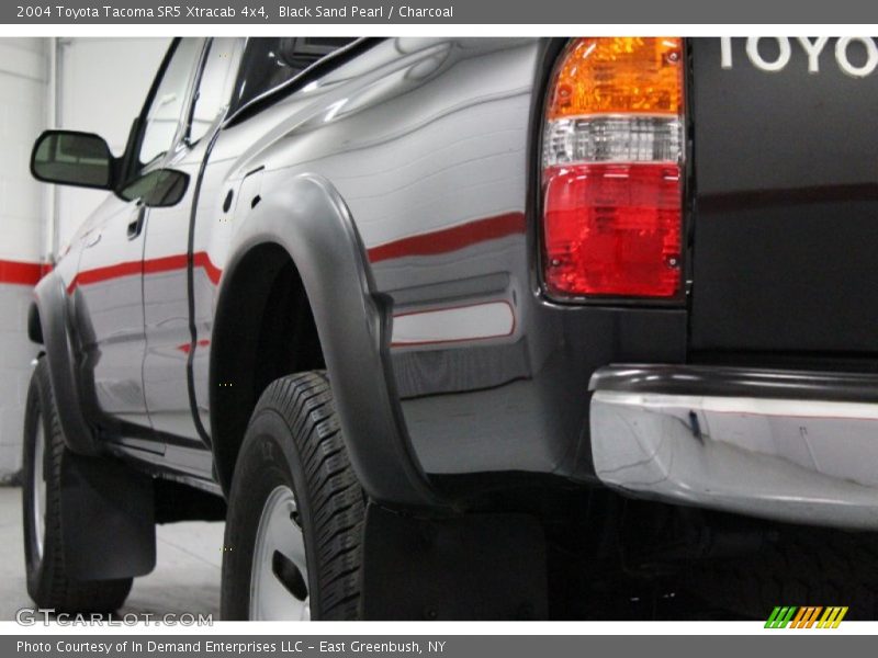 Black Sand Pearl / Charcoal 2004 Toyota Tacoma SR5 Xtracab 4x4