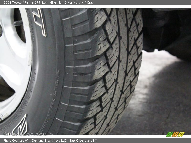 Millennium Silver Metallic / Gray 2001 Toyota 4Runner SR5 4x4