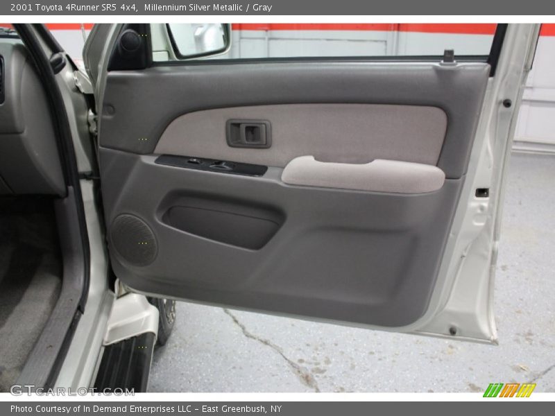 Millennium Silver Metallic / Gray 2001 Toyota 4Runner SR5 4x4