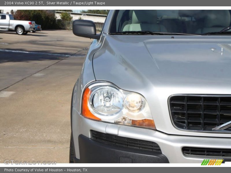 Silver Metallic / Taupe/Light Taupe 2004 Volvo XC90 2.5T