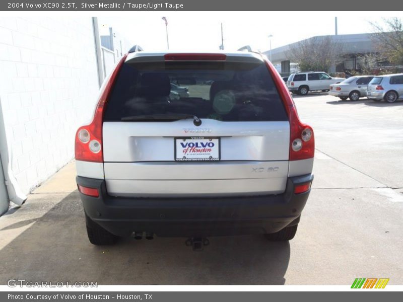 Silver Metallic / Taupe/Light Taupe 2004 Volvo XC90 2.5T