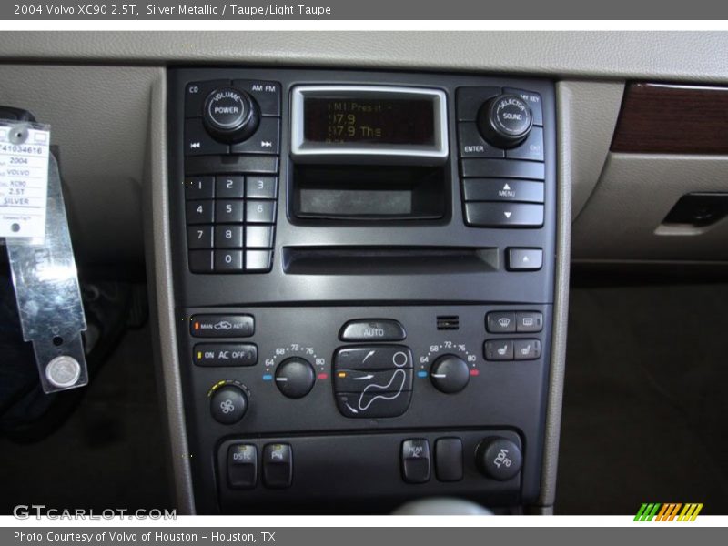 Controls of 2004 XC90 2.5T