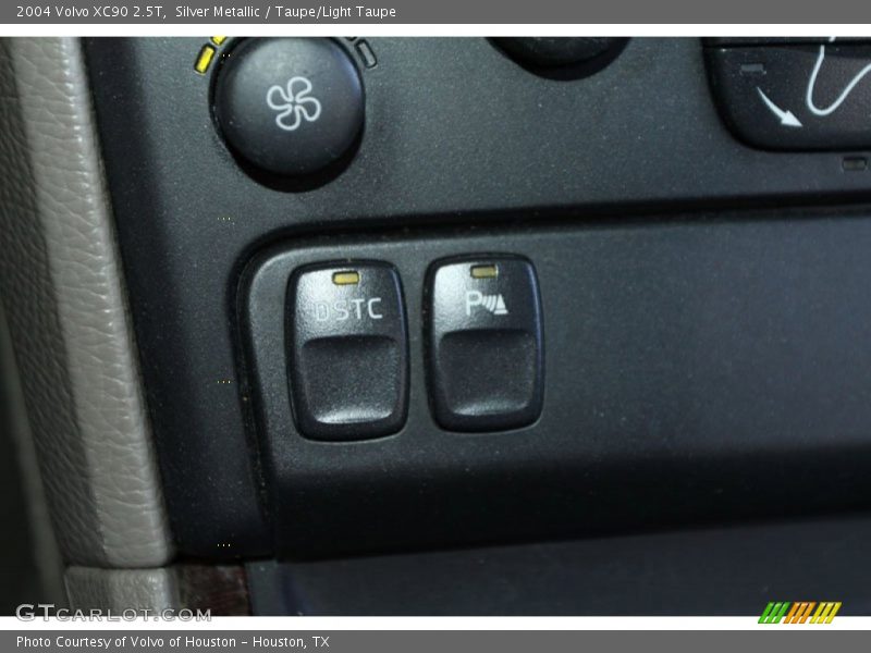 Silver Metallic / Taupe/Light Taupe 2004 Volvo XC90 2.5T