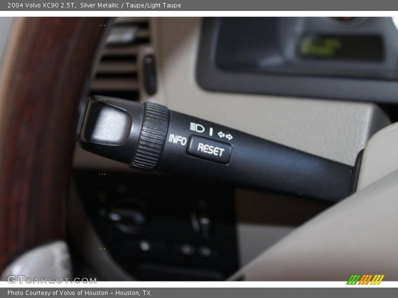 Silver Metallic / Taupe/Light Taupe 2004 Volvo XC90 2.5T