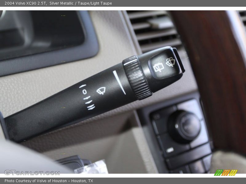 Silver Metallic / Taupe/Light Taupe 2004 Volvo XC90 2.5T