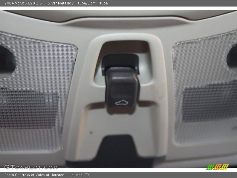 Silver Metallic / Taupe/Light Taupe 2004 Volvo XC90 2.5T
