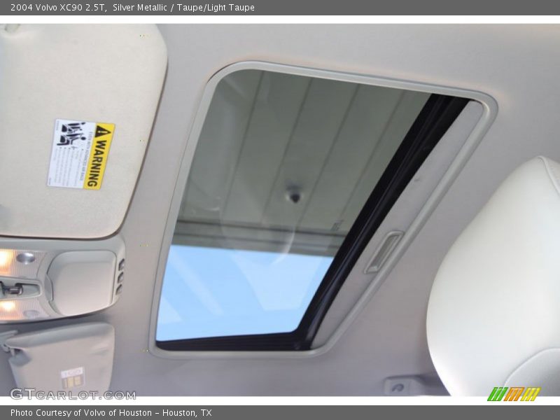 Silver Metallic / Taupe/Light Taupe 2004 Volvo XC90 2.5T