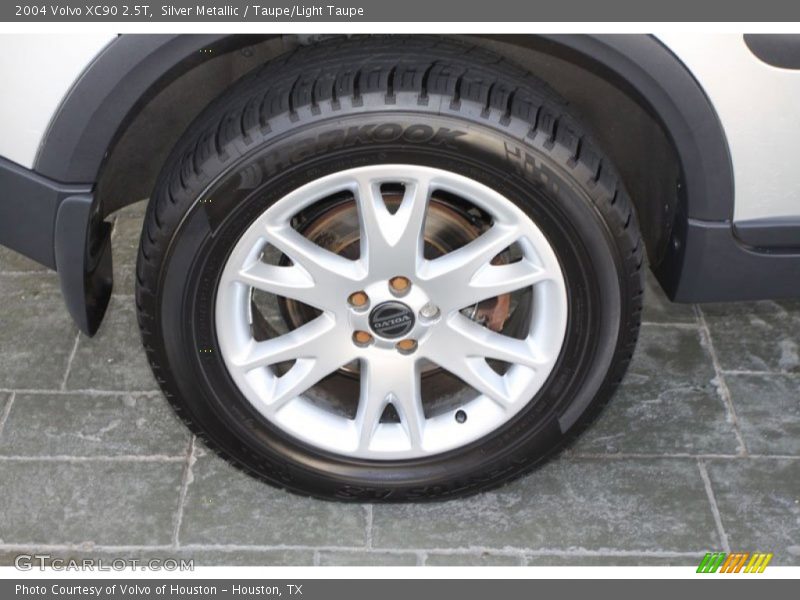 Silver Metallic / Taupe/Light Taupe 2004 Volvo XC90 2.5T