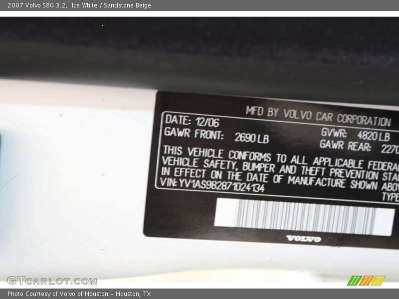 Ice White / Sandstone Beige 2007 Volvo S80 3.2