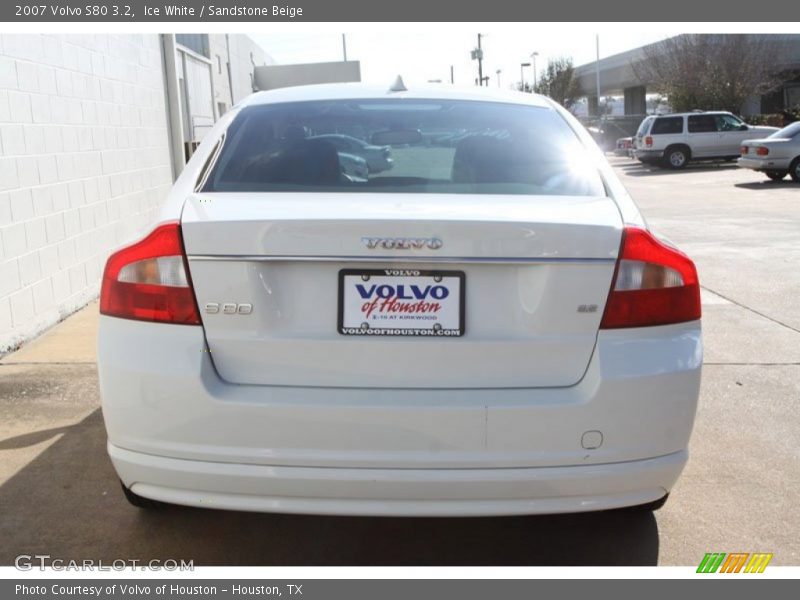 Ice White / Sandstone Beige 2007 Volvo S80 3.2