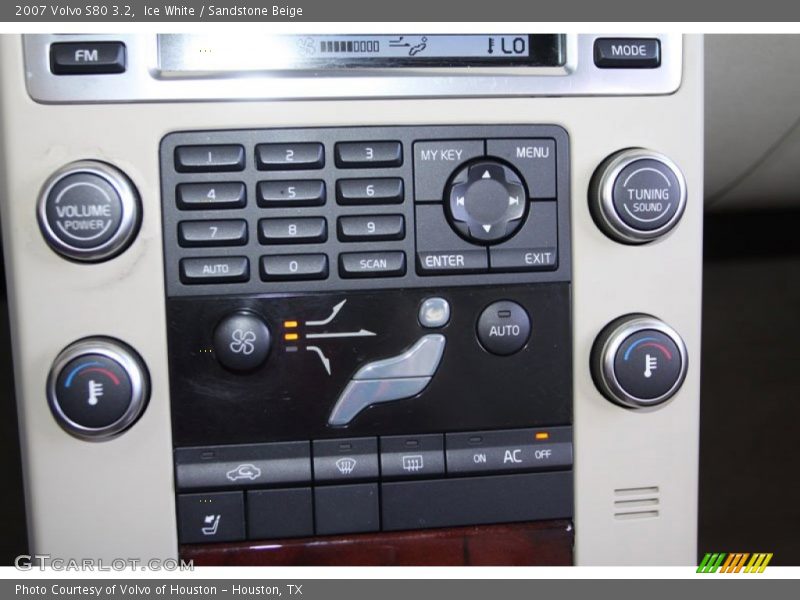 Ice White / Sandstone Beige 2007 Volvo S80 3.2