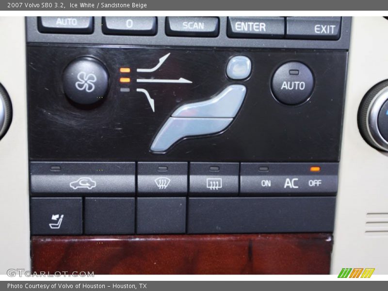 Ice White / Sandstone Beige 2007 Volvo S80 3.2