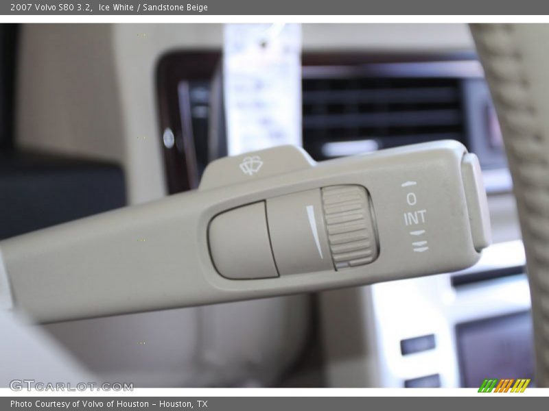 Ice White / Sandstone Beige 2007 Volvo S80 3.2