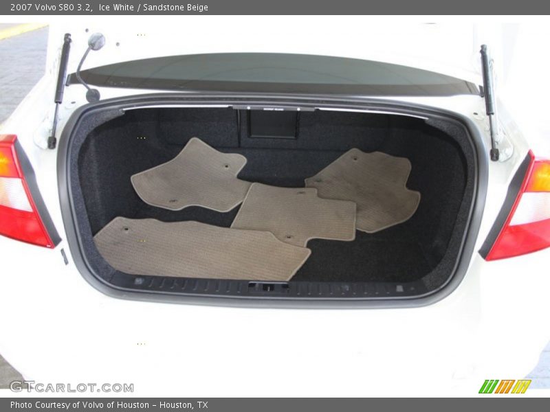 Ice White / Sandstone Beige 2007 Volvo S80 3.2