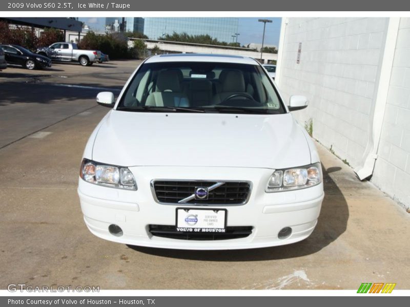 Ice White / Taupe 2009 Volvo S60 2.5T