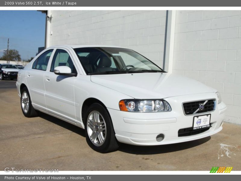 Ice White / Taupe 2009 Volvo S60 2.5T