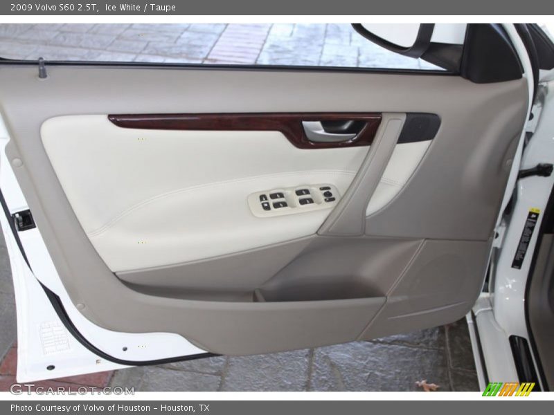 Ice White / Taupe 2009 Volvo S60 2.5T