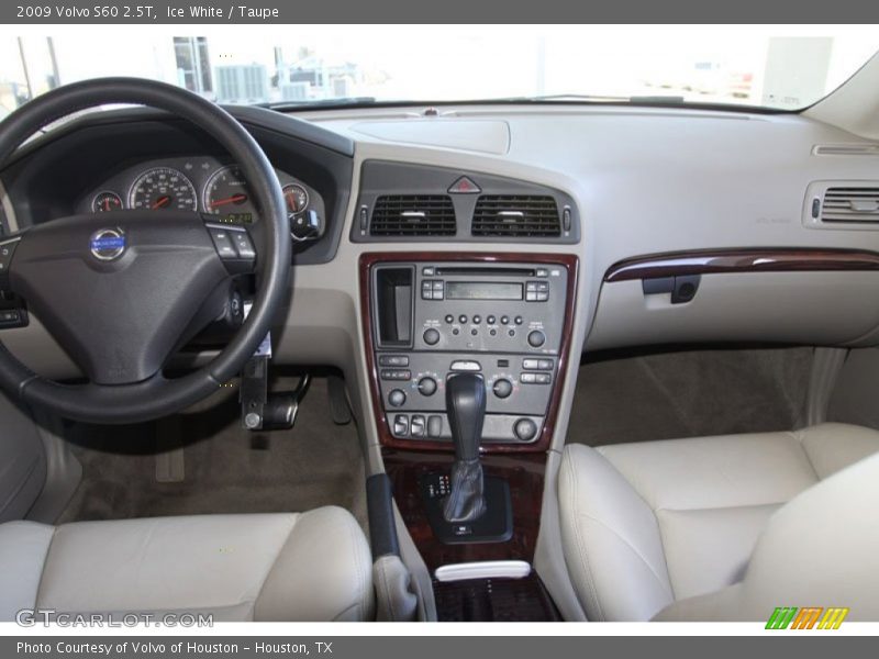 Ice White / Taupe 2009 Volvo S60 2.5T