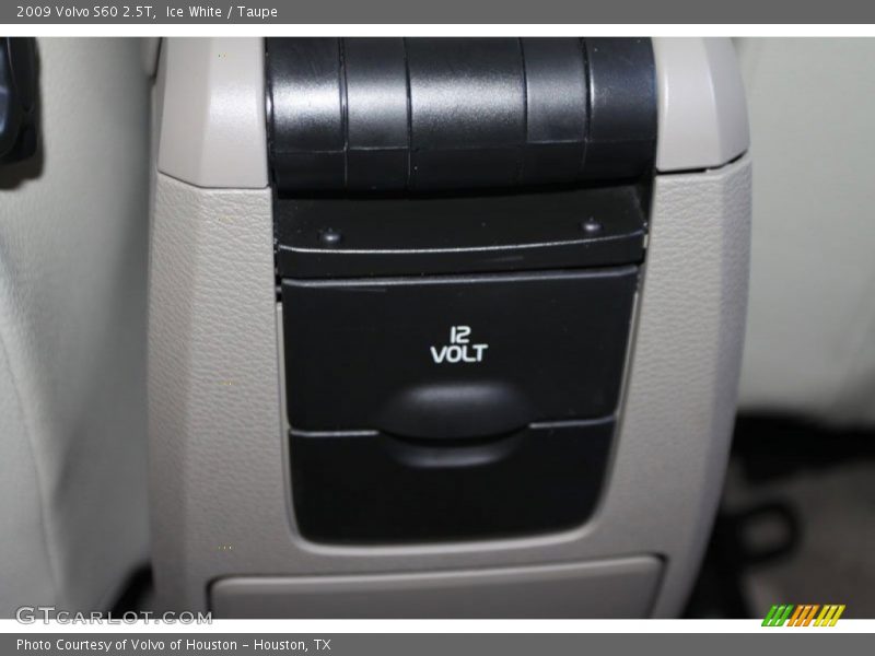 Ice White / Taupe 2009 Volvo S60 2.5T