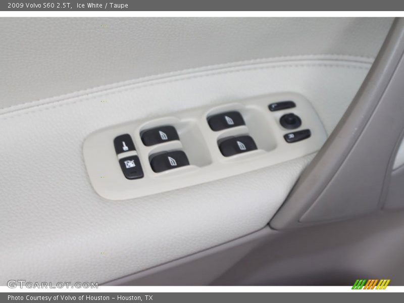 Ice White / Taupe 2009 Volvo S60 2.5T