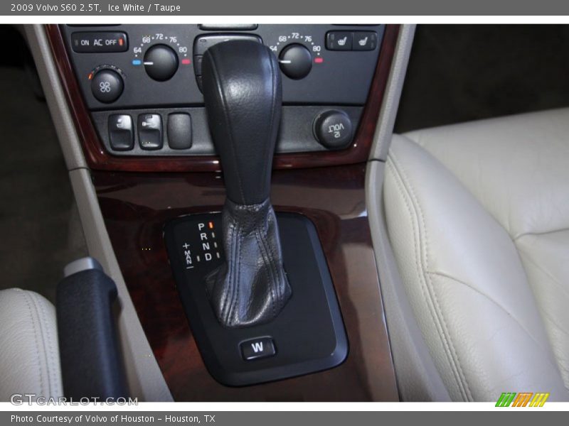 Ice White / Taupe 2009 Volvo S60 2.5T