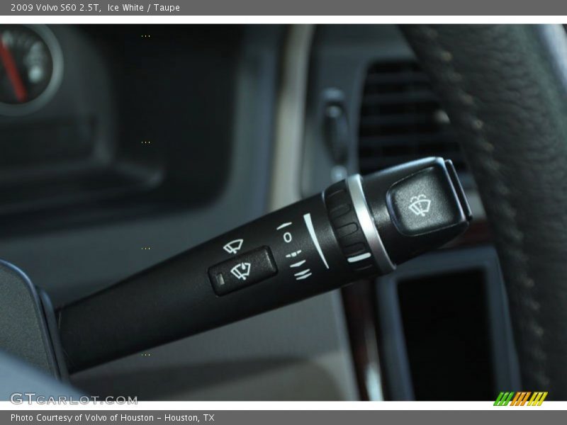 Ice White / Taupe 2009 Volvo S60 2.5T