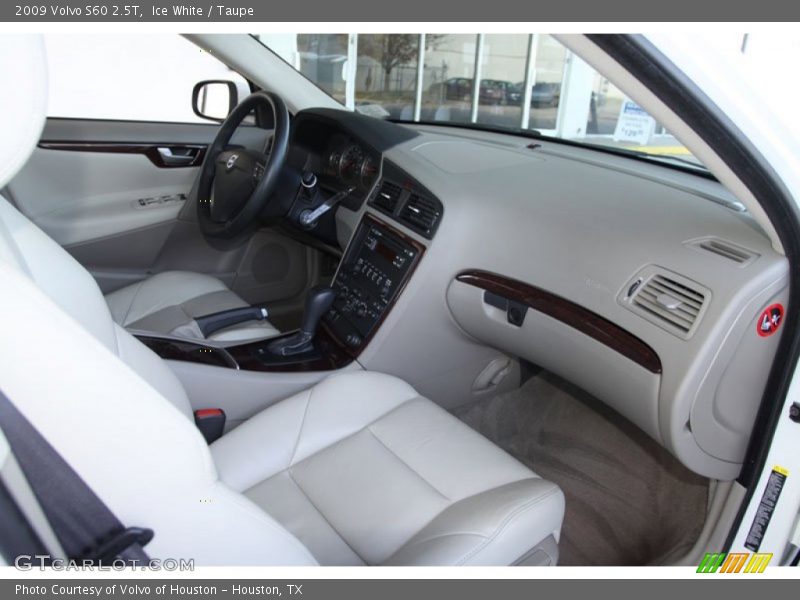 Ice White / Taupe 2009 Volvo S60 2.5T
