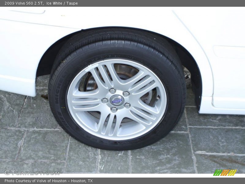 Ice White / Taupe 2009 Volvo S60 2.5T