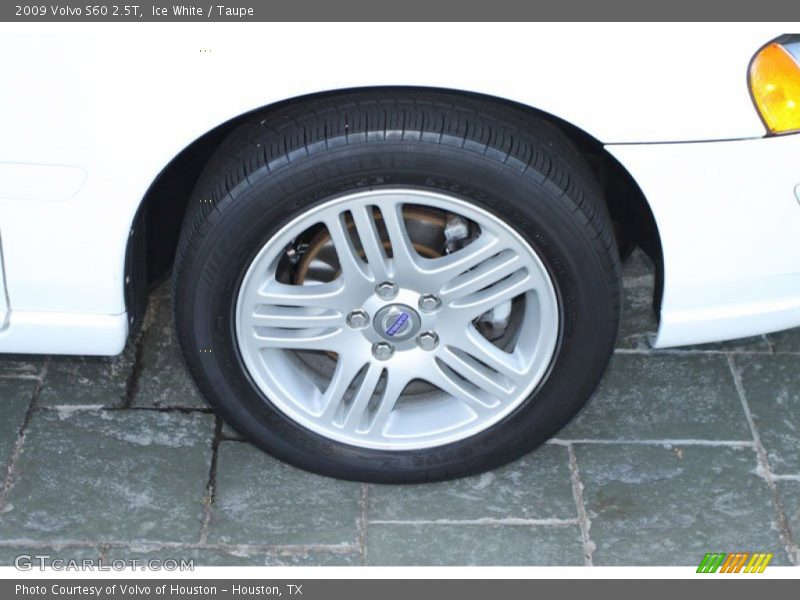 Ice White / Taupe 2009 Volvo S60 2.5T