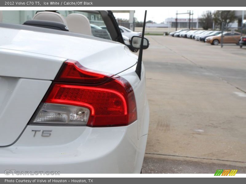Ice White / Calcite/Off Black 2012 Volvo C70 T5