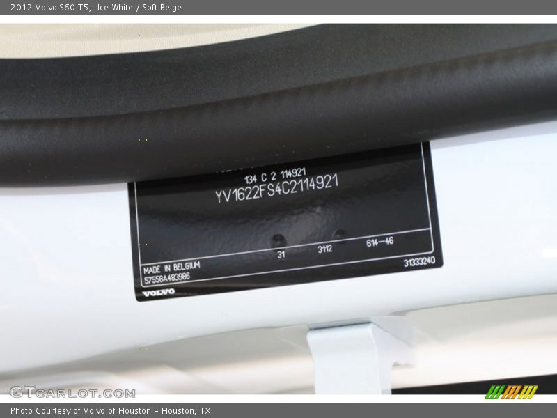 Ice White / Soft Beige 2012 Volvo S60 T5
