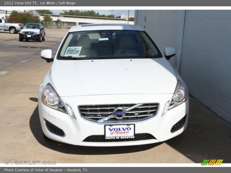 Ice White / Soft Beige 2012 Volvo S60 T5