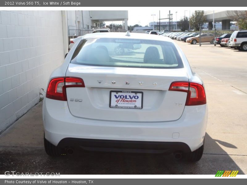 Ice White / Soft Beige 2012 Volvo S60 T5
