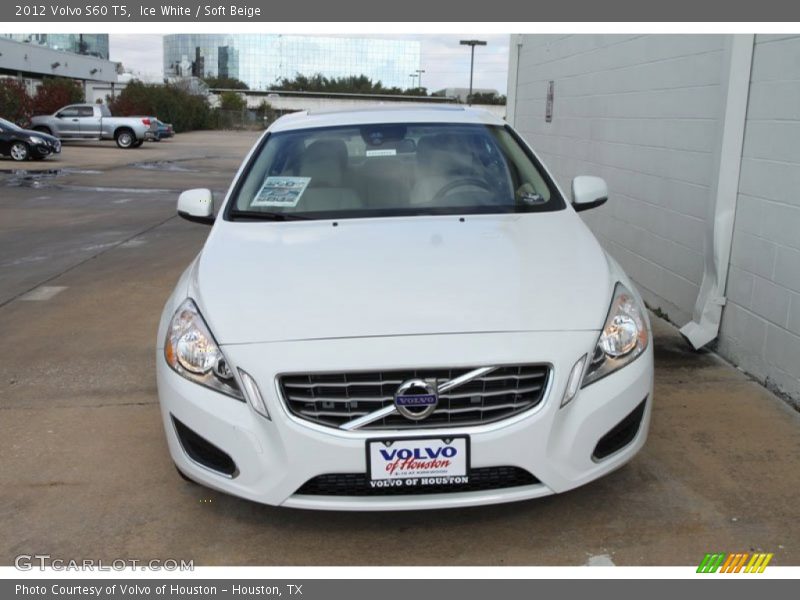 Ice White / Soft Beige 2012 Volvo S60 T5
