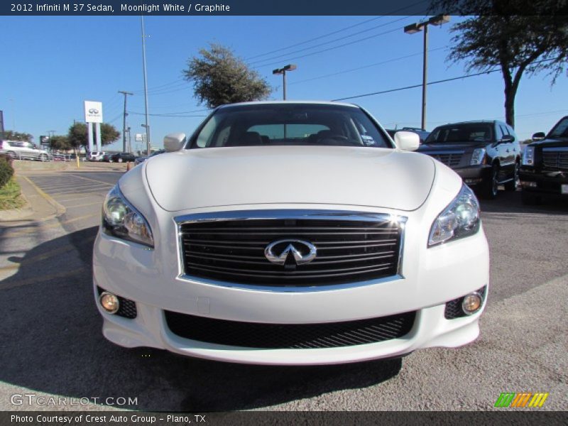  2012 M 37 Sedan Moonlight White