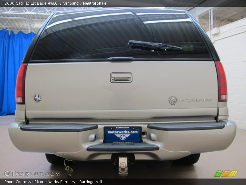 Silver Sand / Neutral Shale 2000 Cadillac Escalade 4WD