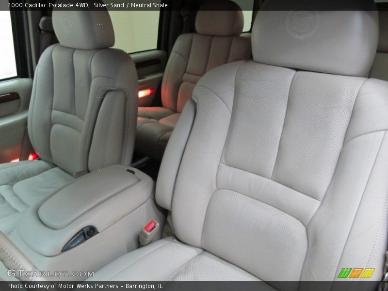 Silver Sand / Neutral Shale 2000 Cadillac Escalade 4WD