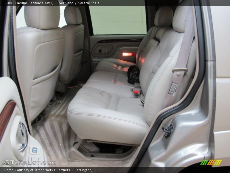 Silver Sand / Neutral Shale 2000 Cadillac Escalade 4WD
