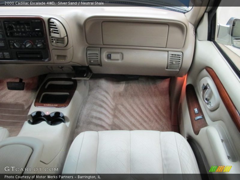 Silver Sand / Neutral Shale 2000 Cadillac Escalade 4WD