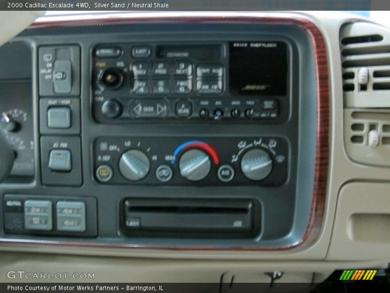 Silver Sand / Neutral Shale 2000 Cadillac Escalade 4WD
