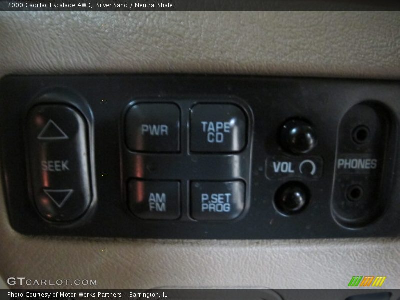Silver Sand / Neutral Shale 2000 Cadillac Escalade 4WD