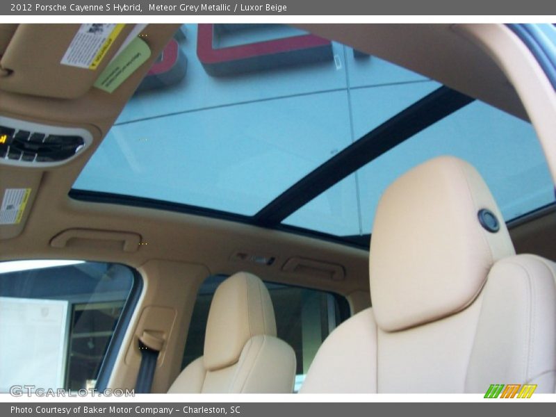 Sunroof of 2012 Cayenne S Hybrid