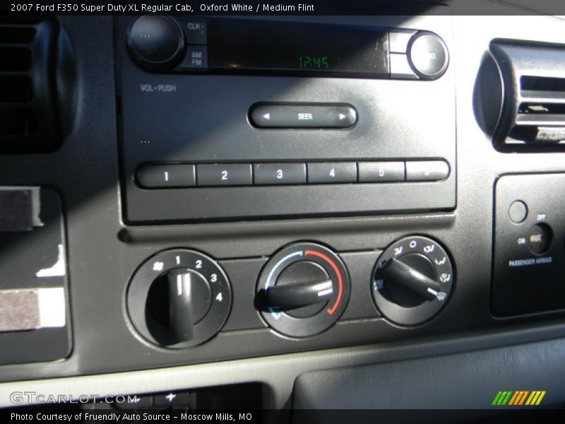Oxford White / Medium Flint 2007 Ford F350 Super Duty XL Regular Cab