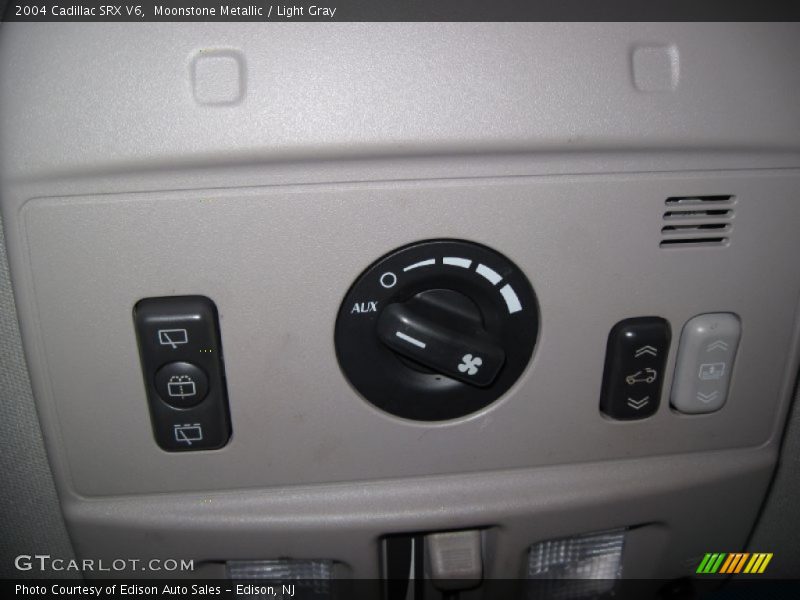 Moonstone Metallic / Light Gray 2004 Cadillac SRX V6