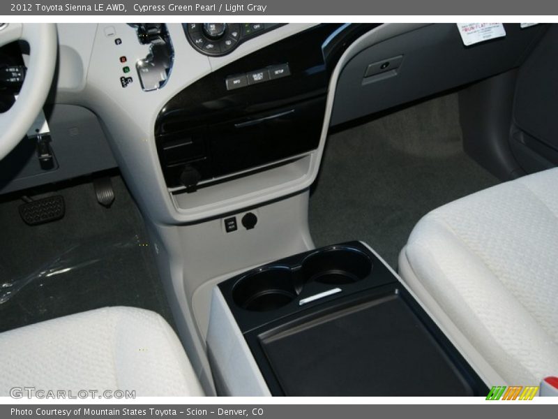 Cypress Green Pearl / Light Gray 2012 Toyota Sienna LE AWD